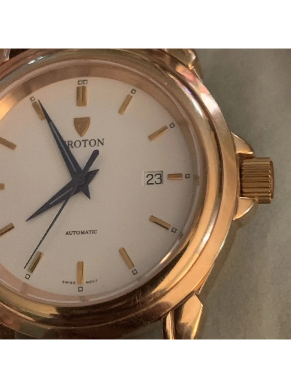 Croton elegant wristwatch